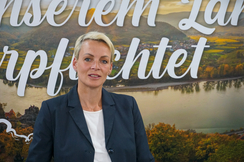 LAbg. Ina Aigner will eine faire Entlohnung für die "Helden des Alltags"